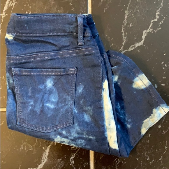 Bleached shorts - Picture 2 of 4
